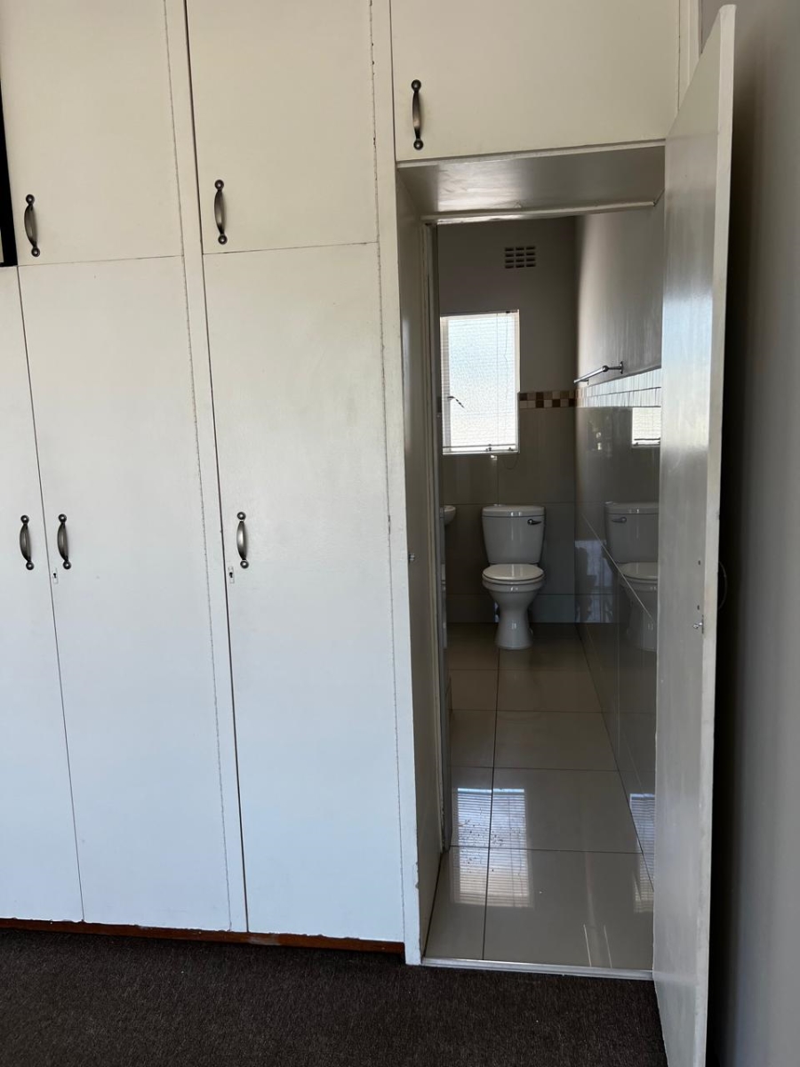 To Let 3 Bedroom Property for Rent in Beacon Bay Eastern Cape